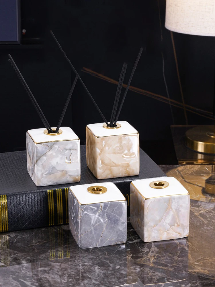 Home Essentials Bathroom Storage - Frasco de Cerâmica Europeu para Aromaterapia